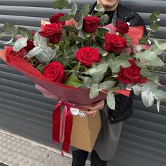 Luxury Dozen Red Roses