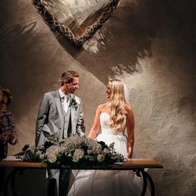 fwthumbNatalie_Daniel_TheWeddingDay_220.jpg